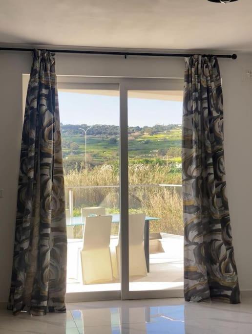 Sunset Bliss Luxury Apartment St. Paul's Bay Exterior foto